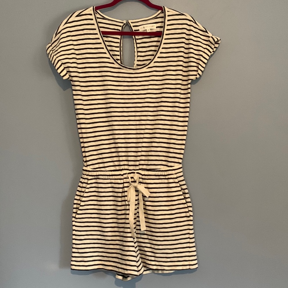 Lou & Gray for LOFT XS Like New Condition Romper Light and dark Gray